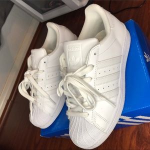 white adidas superstar